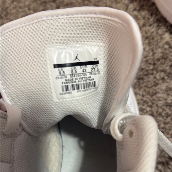 Nike Air Jordan White Sneakers 9.5 Men - Picture 2 of 4